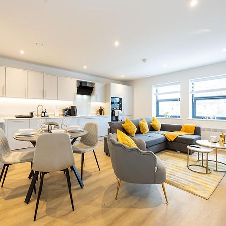Modern 2 Bed Near Wythenshawe Hospital And Manchester Airport With Parking Eksteriør bilde