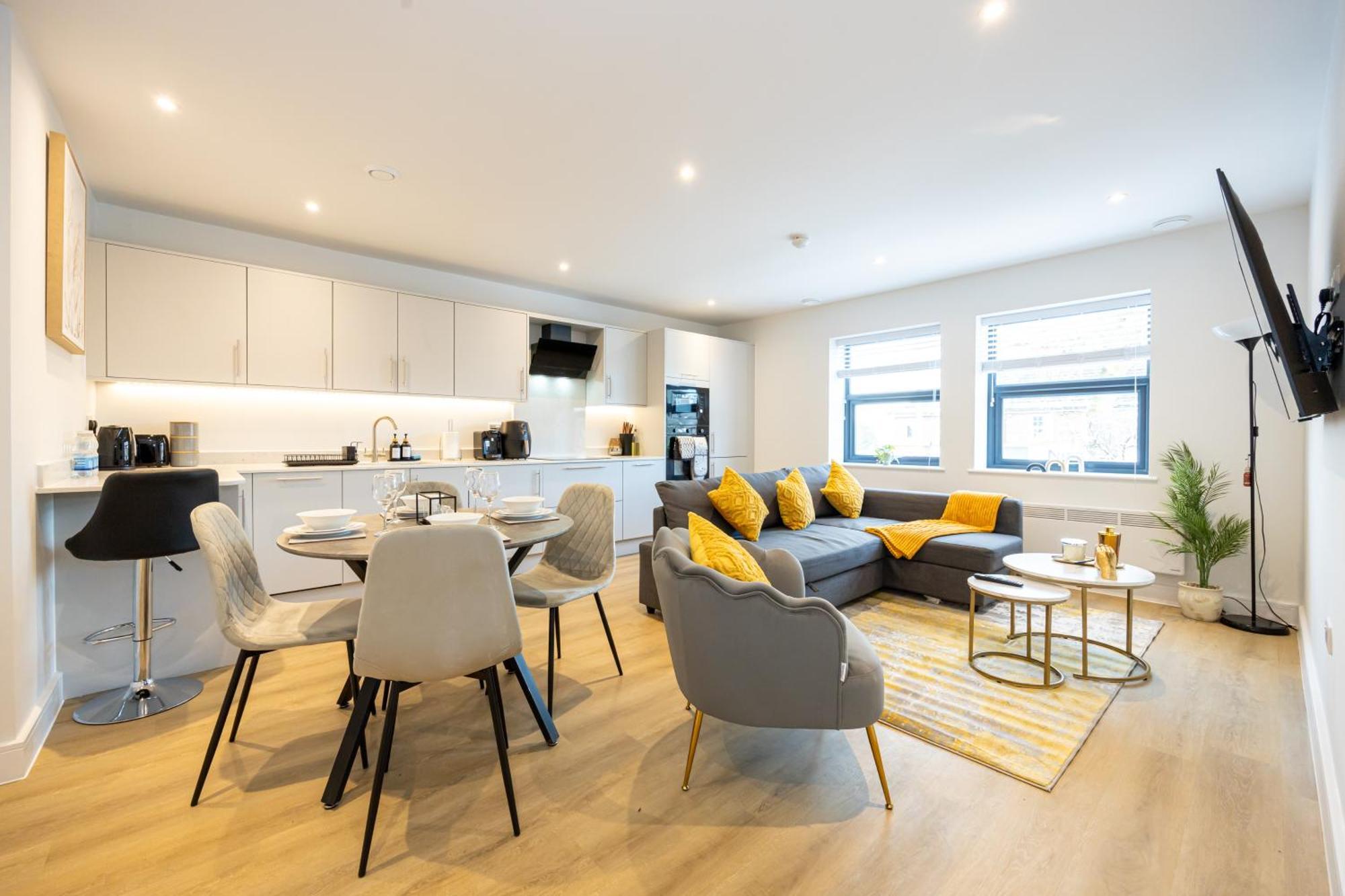 Modern 2 Bed Near Wythenshawe Hospital And Manchester Airport With Parking Eksteriør bilde