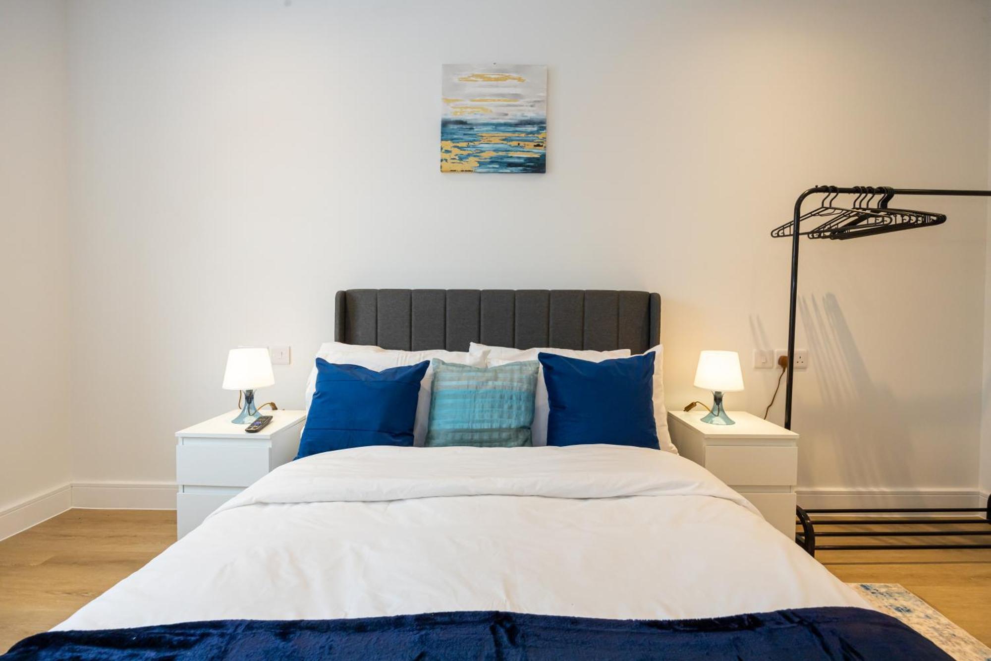 Modern 2 Bed Near Wythenshawe Hospital And Manchester Airport With Parking Eksteriør bilde