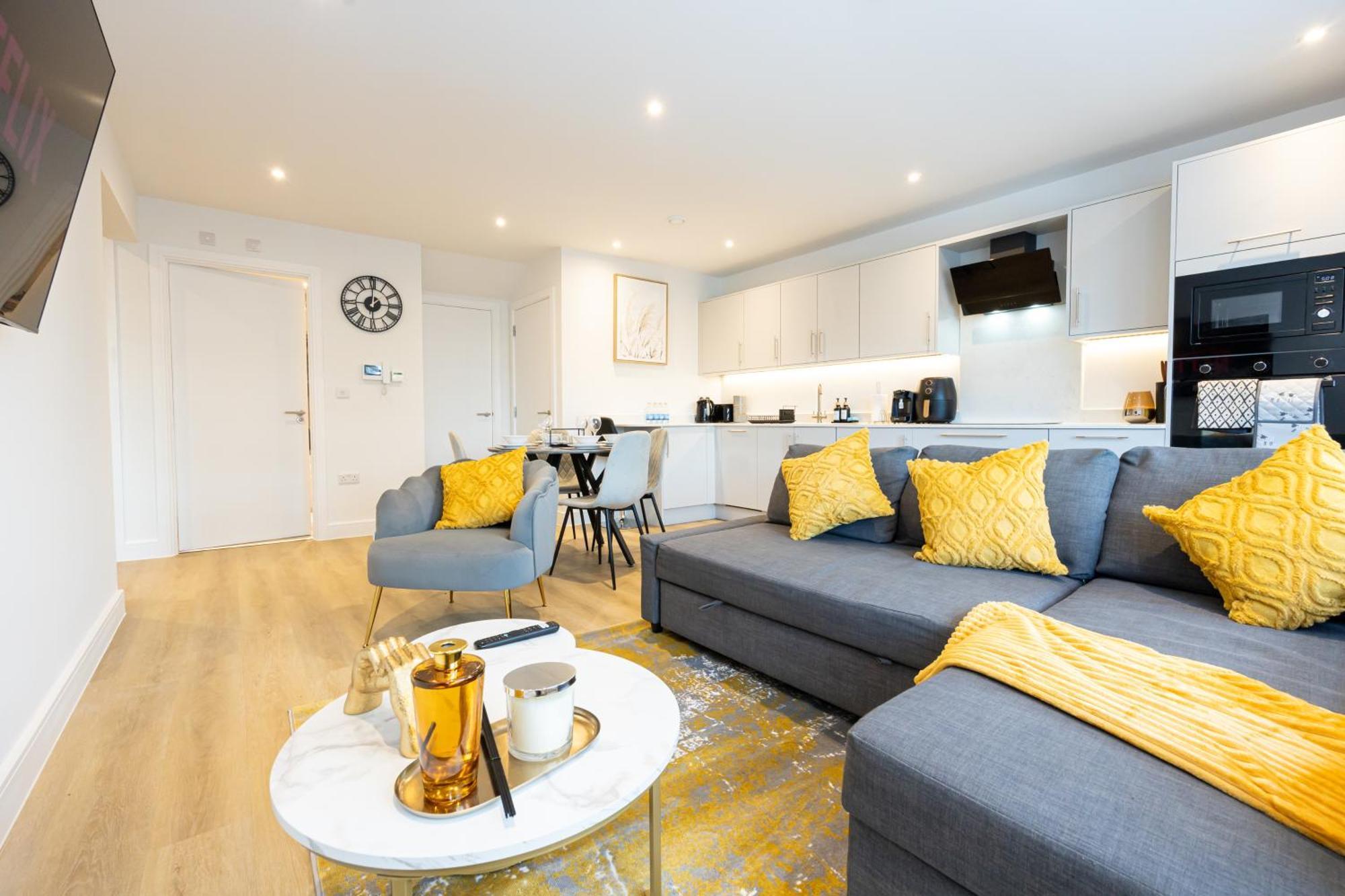 Modern 2 Bed Near Wythenshawe Hospital And Manchester Airport With Parking Eksteriør bilde