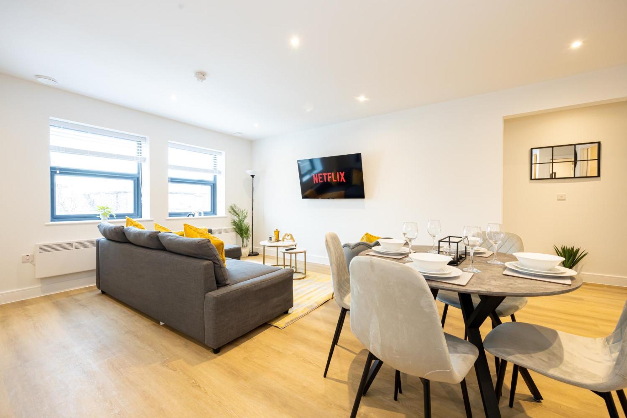 Modern 2 Bed Near Wythenshawe Hospital And Manchester Airport With Parking Eksteriør bilde